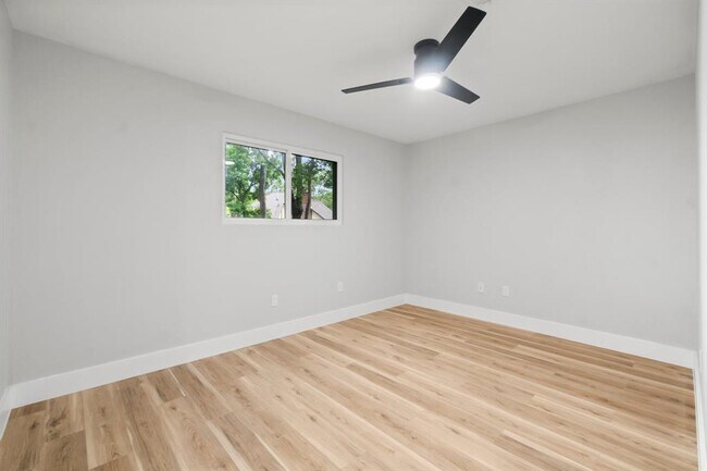 Building Photo - 9 Indian Cedar Ln