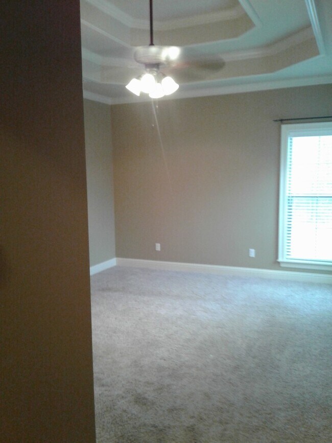 Building Photo - ** BEAUTIFUL 3/2 HOME IN TIBURON **