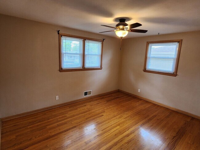Building Photo - 4021 Harding Rd