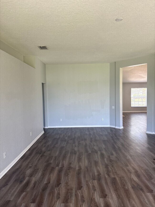 Building Photo - Spacious 4 Bedroom Home in Kissimmee, FL!