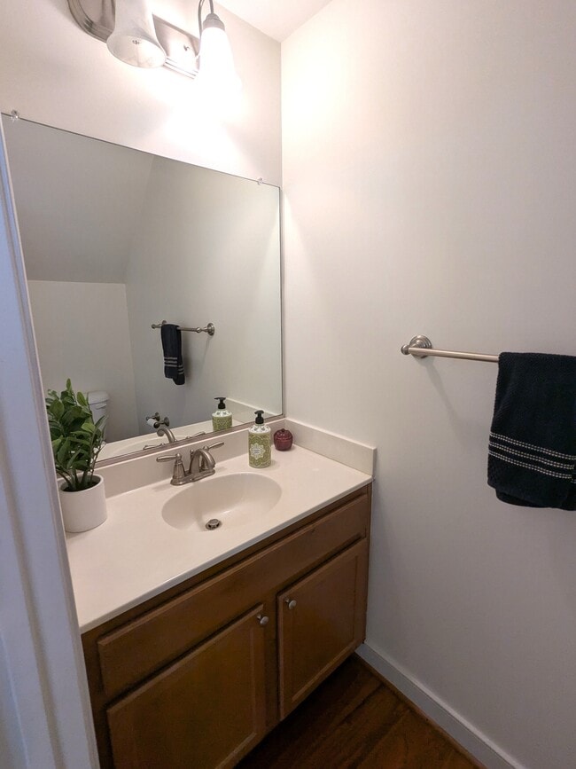 Building Photo - 208 Lewis Burwell Pl