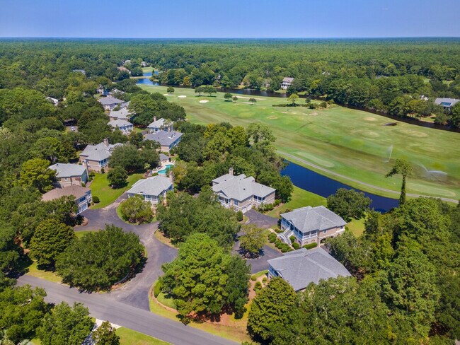 Building Photo - 723 Bonnyneck Dr