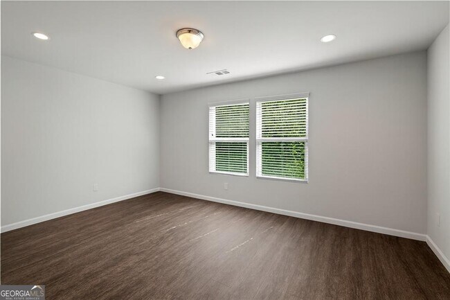 Building Photo - 1139 Lookout Ave NW