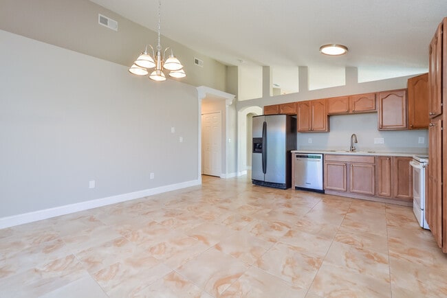 Building Photo - 2102 Shannon Lakes Blvd