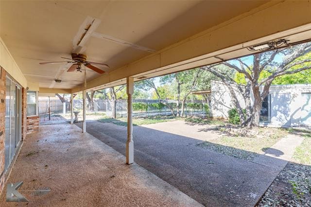 Building Photo - 3642 Hi-Vu Dr