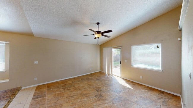 Building Photo - 14336 Desert Sage Dr