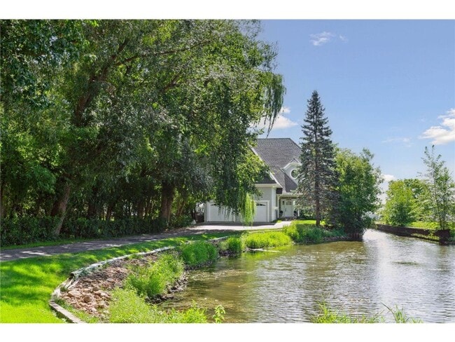 Building Photo - 3115 N Shore Dr