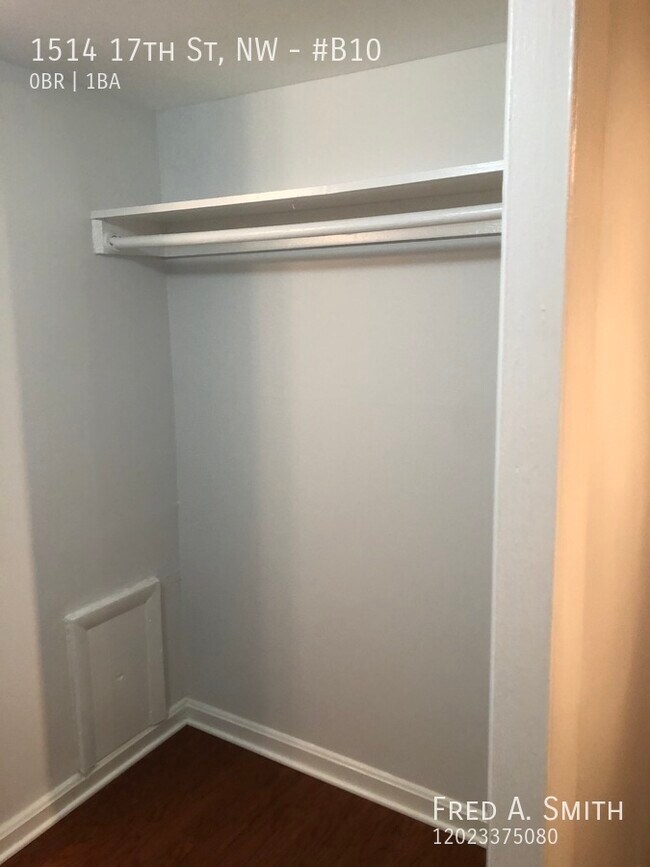 Building Photo - Copley Plaza Studio Available Now