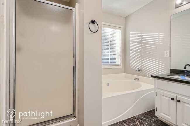 Building Photo - 40 Acorn Way UNIT