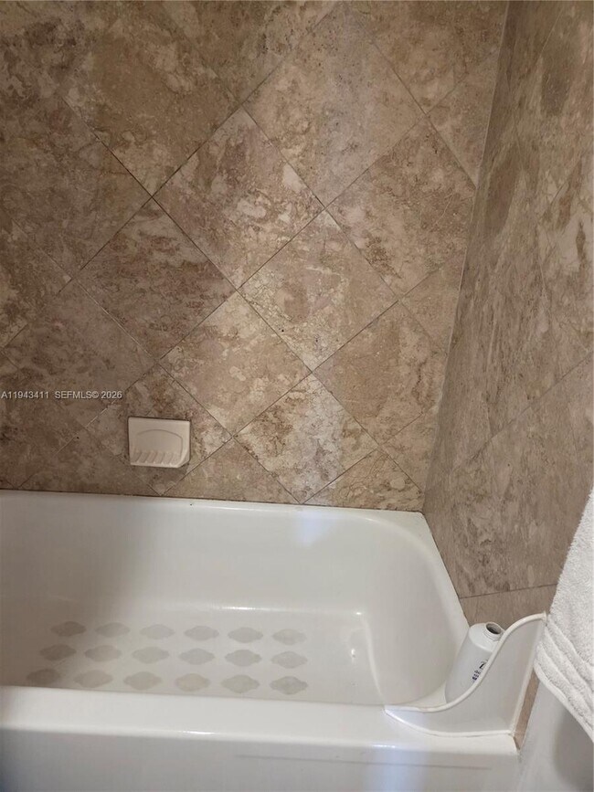 Building Photo - 210 174th St