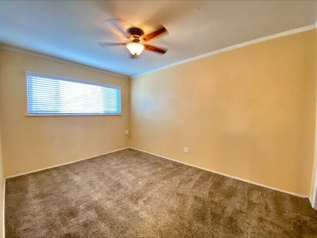 Building Photo - Downstairs 2 Bedroom Apartment! Large Enclosed Exclusive Patio! Gated Community! In Unit Washer &...