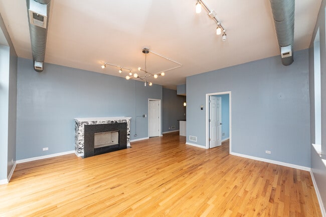 Building Photo - 2356 N Elston Ct