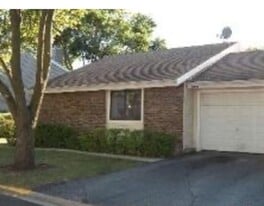 Building Photo - 1326 N Shadow Lake Ter