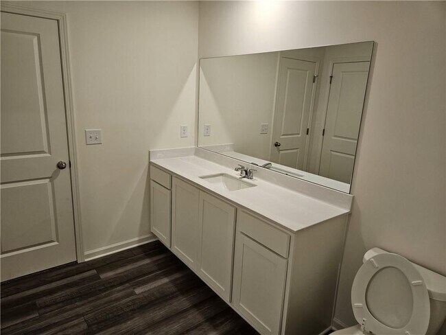 Building Photo - 326 Silverton Dr