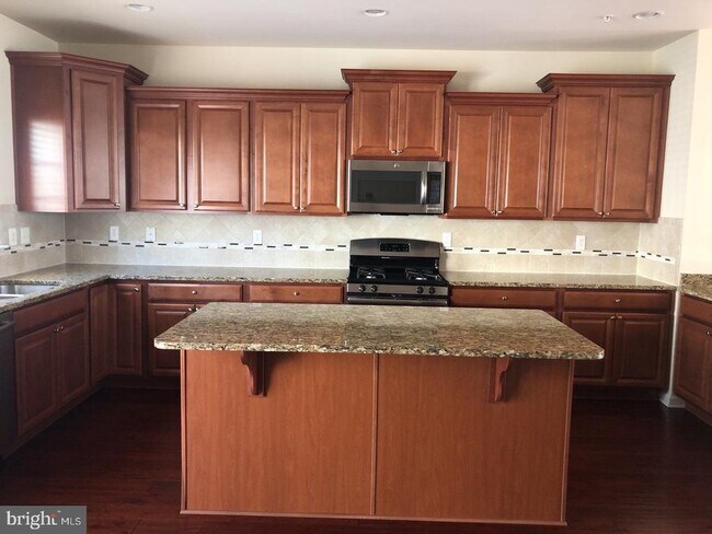 Building Photo - 7242 Brinley Way