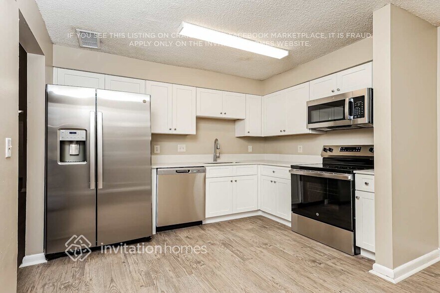 Building Photo - 3381 Maiden Voyage Cir S