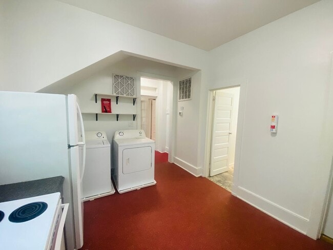 Building Photo - Old Shandon