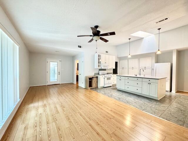 Building Photo - 1034 Rocky Bayou Dr