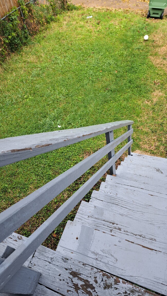 Building Photo - 2215 Brookfield Ave