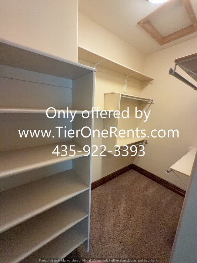 Building Photo - NO DEPOSIT option available for qualified renters!