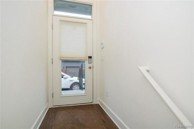 Building Photo - 1220 Diamond Court