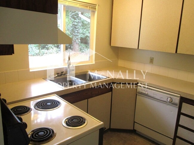 Building Photo - 4712-4714 Reid Dr NW
