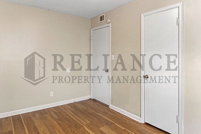 Building Photo - 628 S Mission Rd