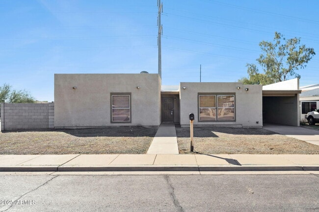 Primary Photo - 6447 Covina Rd