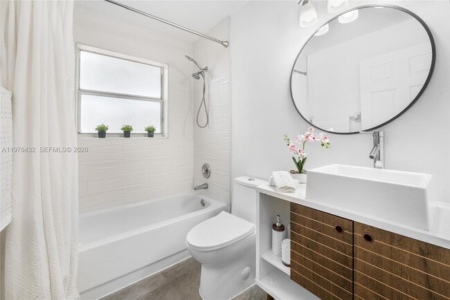 Building Photo - 2020 SE 5th Pl