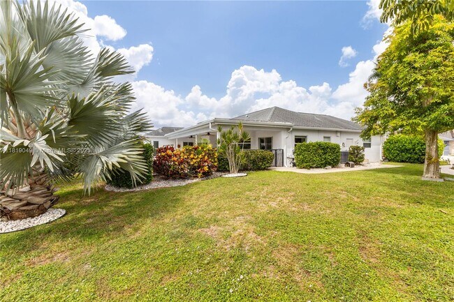 Building Photo - 4902 N Travelers Palm Ln