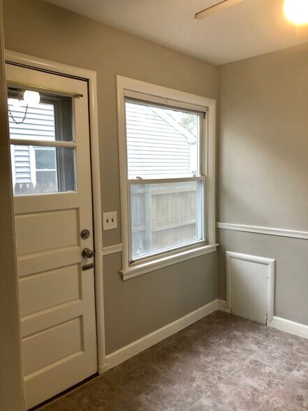 Building Photo - 3851 Quail Ave N