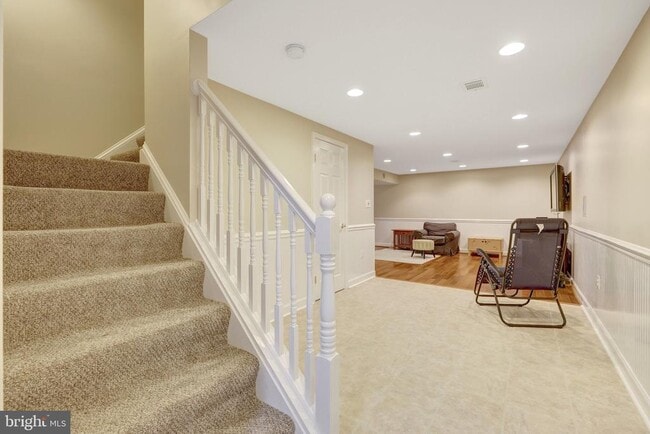 Building Photo - 2230 Carmichael Dr