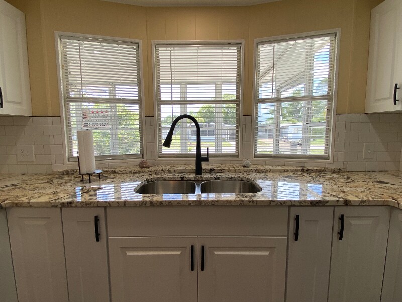 Building Photo - 144 Stuart Cir