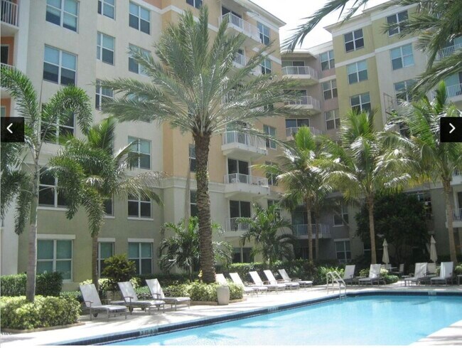 Building Photo - 804 E Windward Way