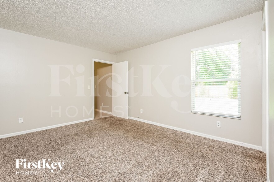 Building Photo - 6363 Brack St