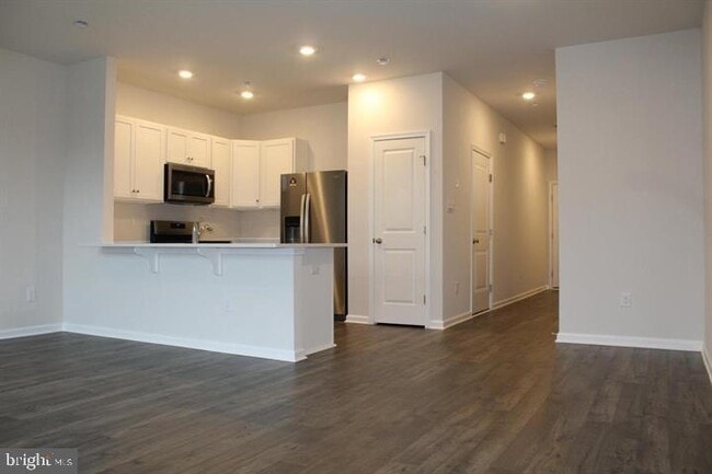 Building Photo - 157 Mazzeo Dr