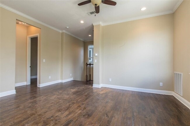 Building Photo - 1424 Eddington St