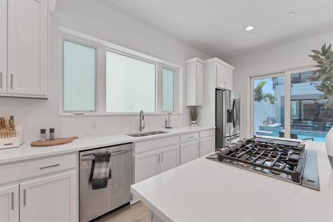 Building Photo - 6028 Red Mangrove Ln