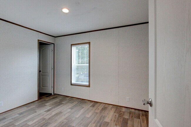 Building Photo - 295 Seays Rd