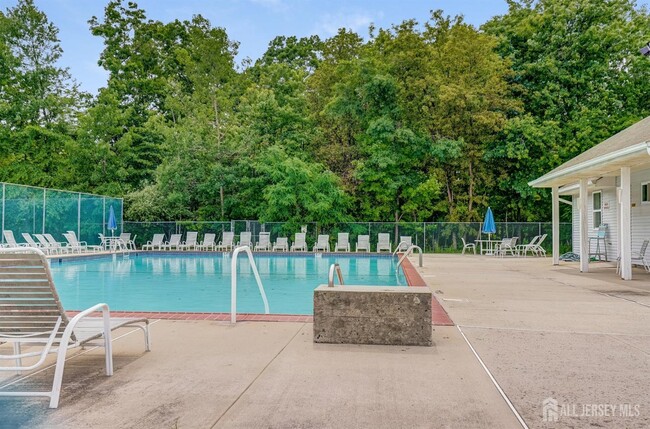 Building Photo - 300 Ventnor Ct