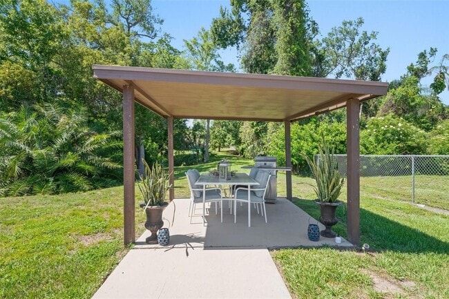 Building Photo - 1980 Tahitian Pl