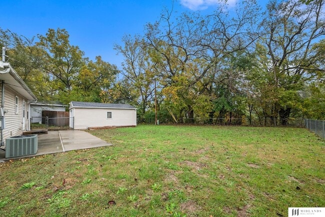 Building Photo - 7425 S 69th St