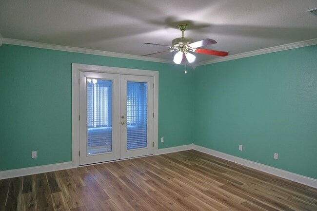 Building Photo - 2900 Bluffs Ct