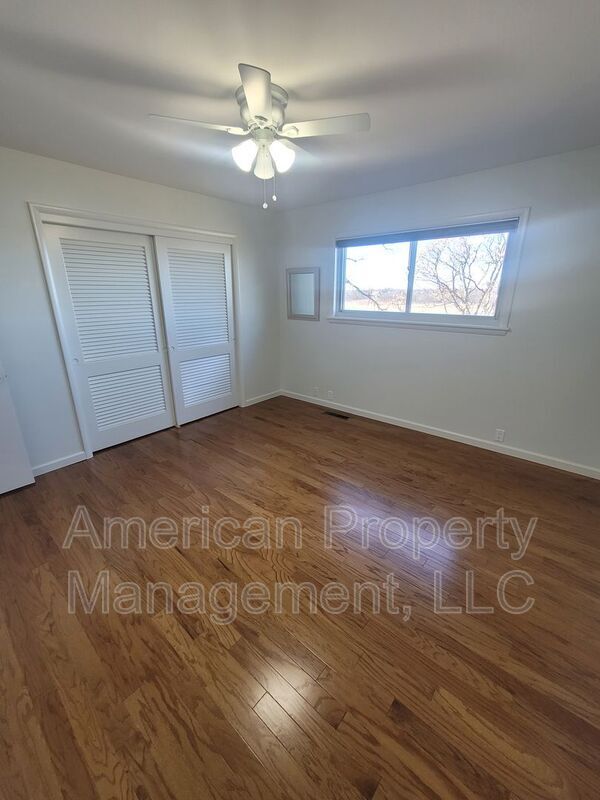 Building Photo - 121 N Salt Creek Dr