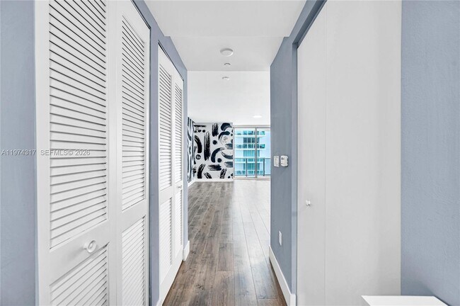 Building Photo - 488 NE 18th St