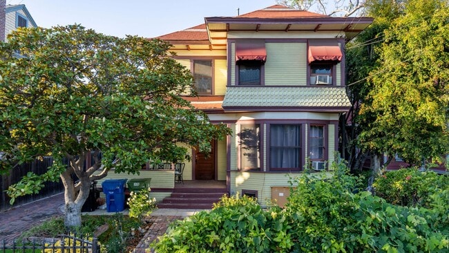 Primary Photo - 1013 W 24th St