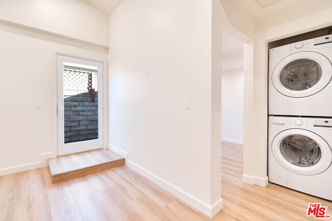 Building Photo - 8326 Beckford Ave