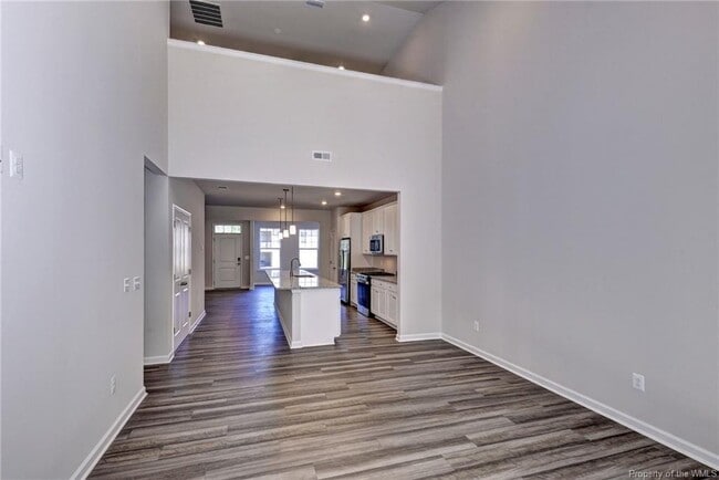 Building Photo - 4090 Isaac Cir