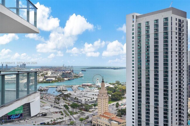 Building Photo - 851 NE 1st Ave