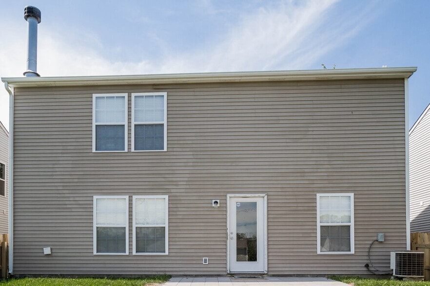 Building Photo - 1929 Orchid Bloom Dr